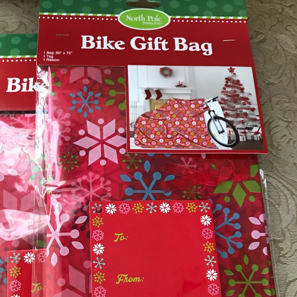 NWOT North Pole Bike Super Size Gift Bag & Tag